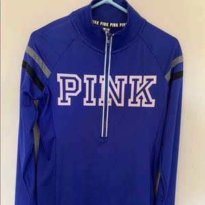 Victorias Secret PINK
active wear top low zip
